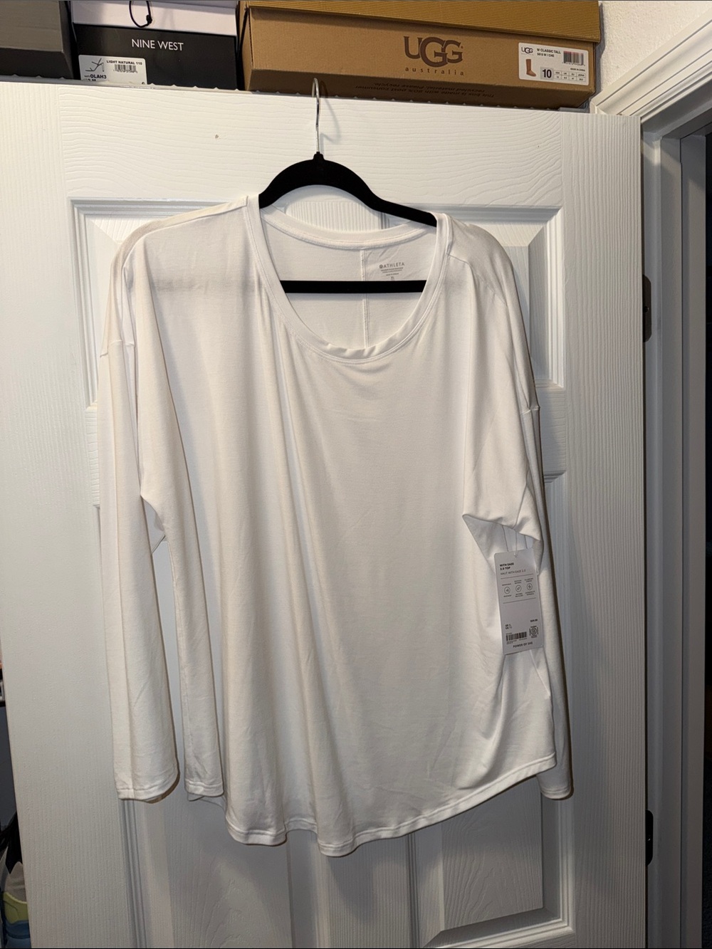 Athleta White Long Sleeve Scoop Neck Top